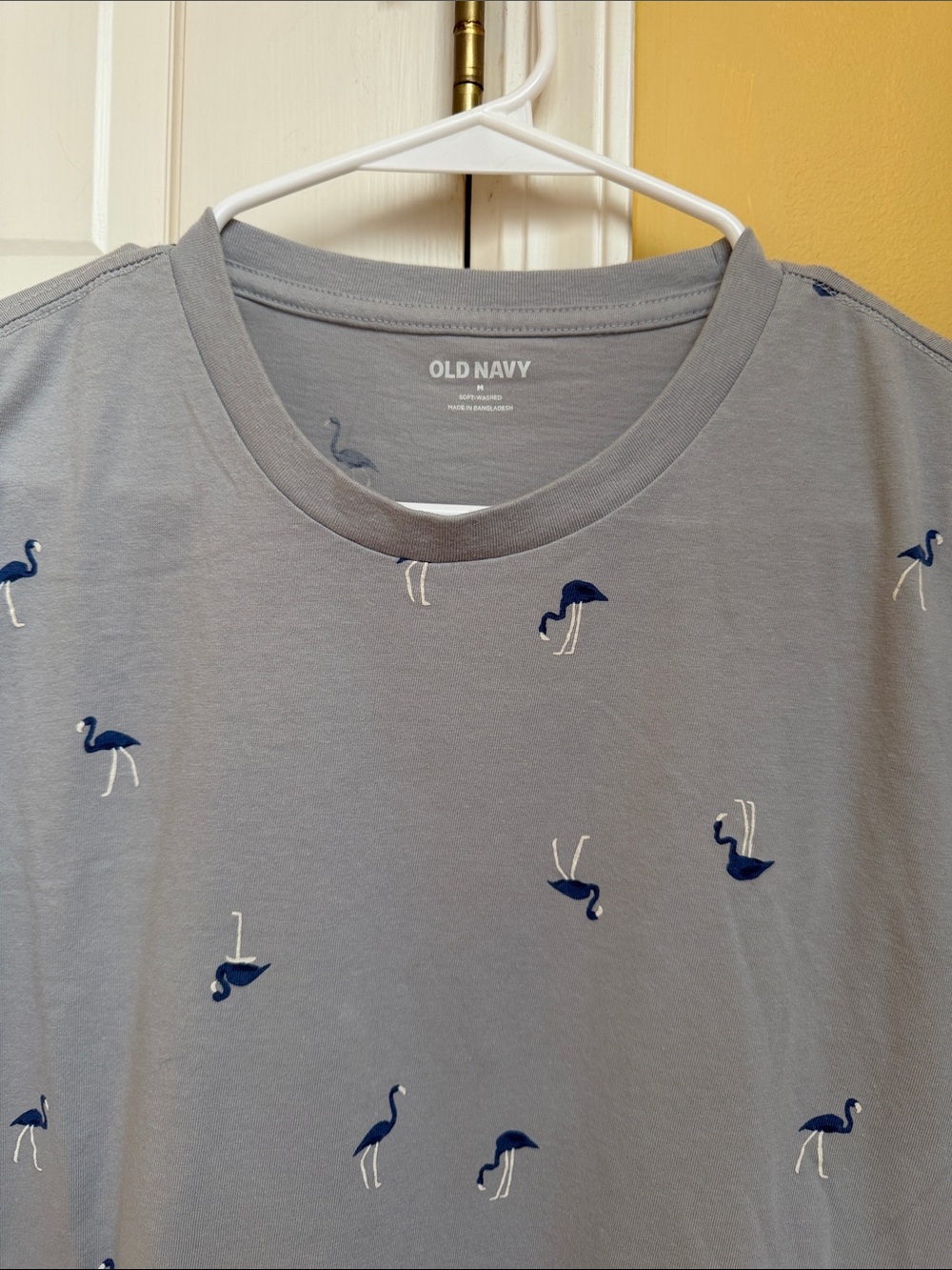 Old Navy Light Gray Tee with Navy Flamingo Print, medium - Picture 2 of 5